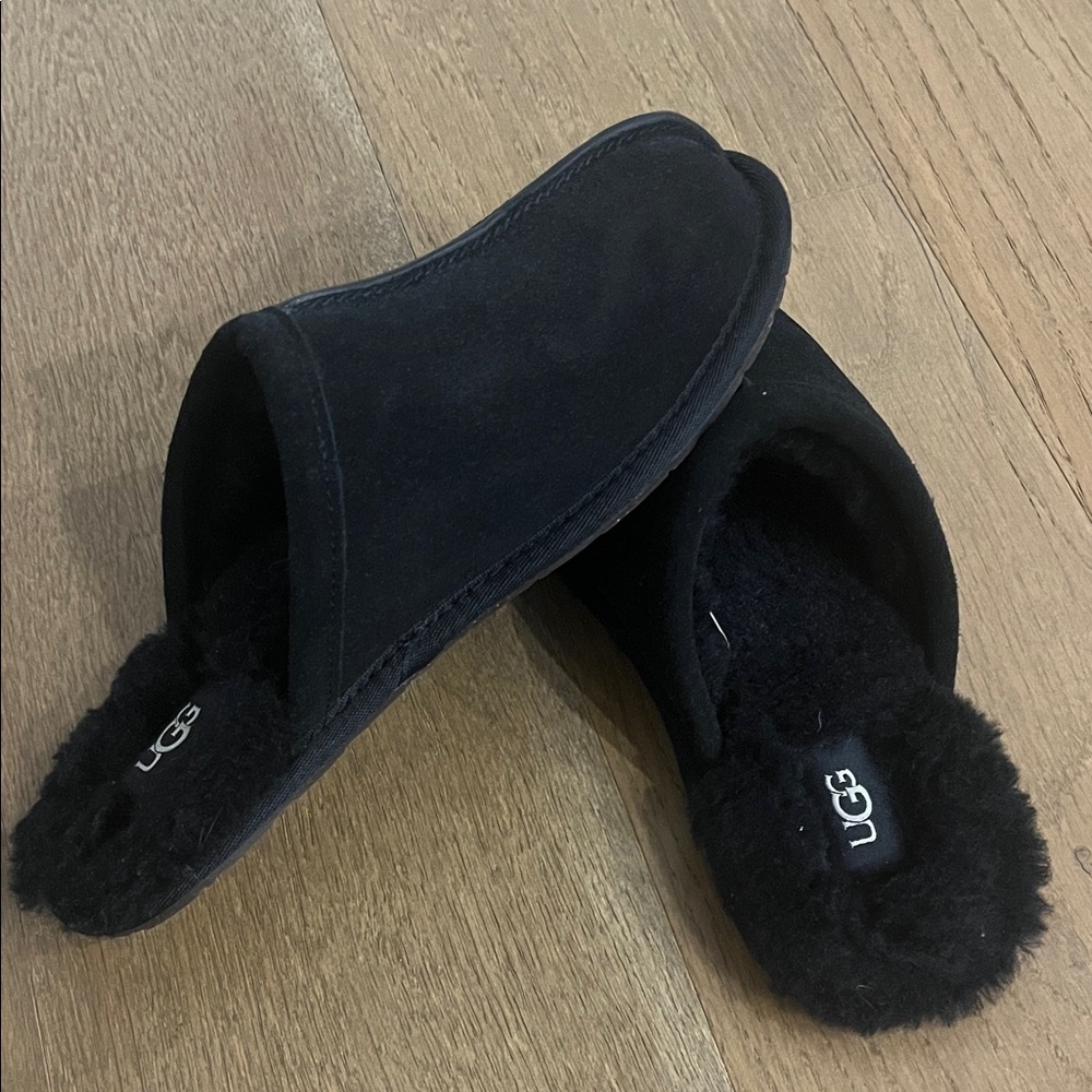 UGG Black Cozy Slippers - Picture 2 of 3